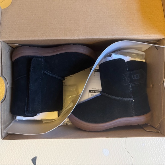 UGG Keelan Boots Size 5 - Picture 2 of 10